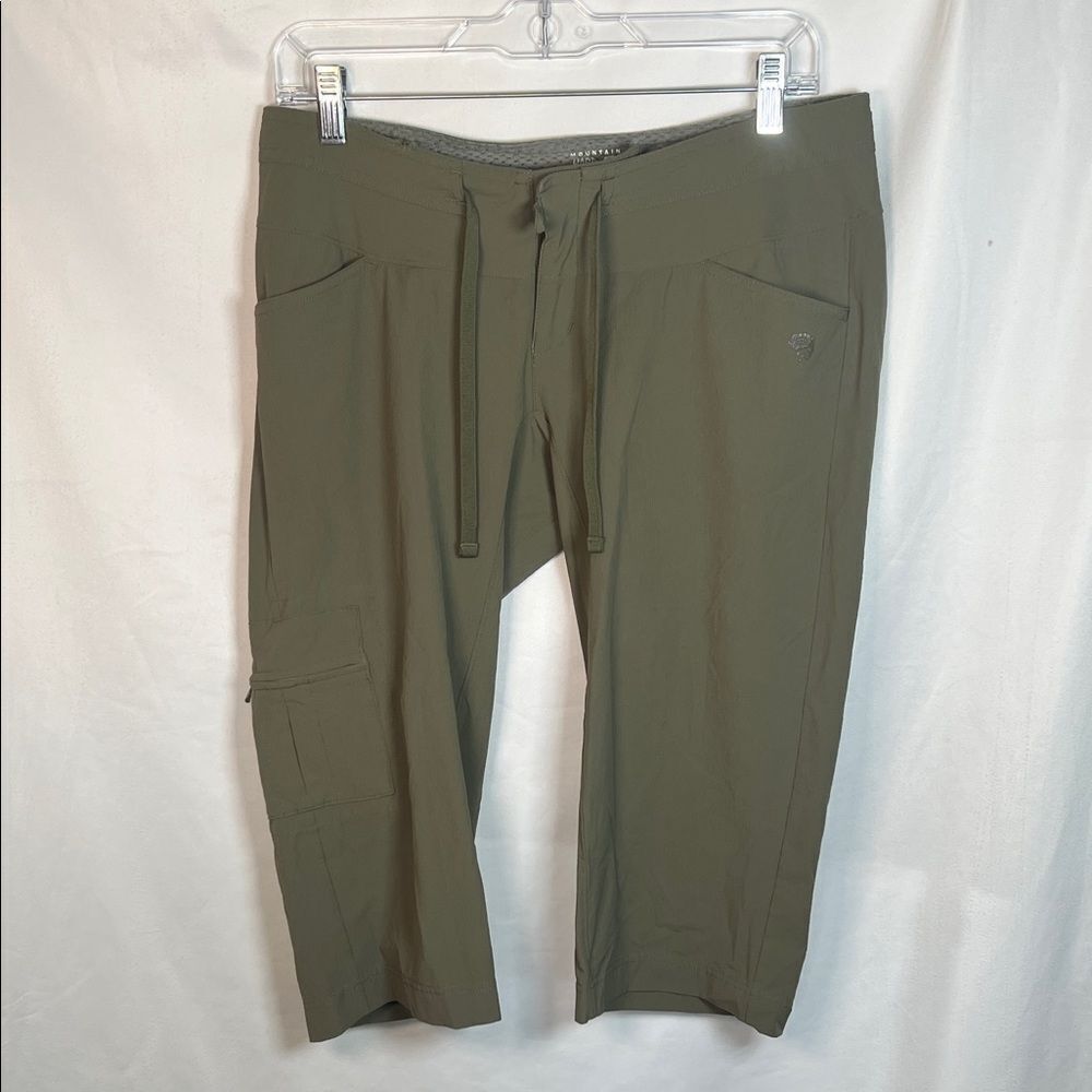 Mountain Hardwear Women’s Capri Pants in Olive 6